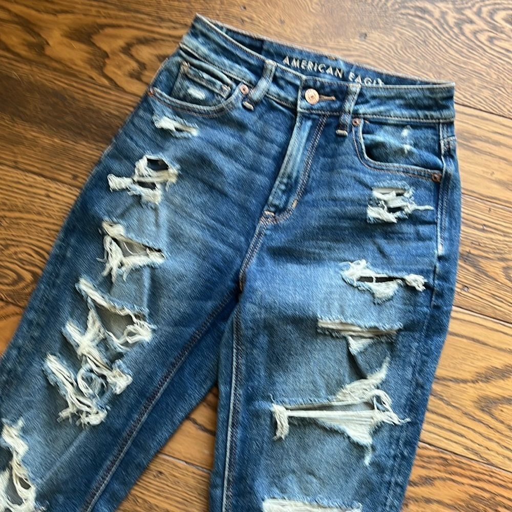 American Eagle High waisted‎ ripped denim Jeans size 0 C17
